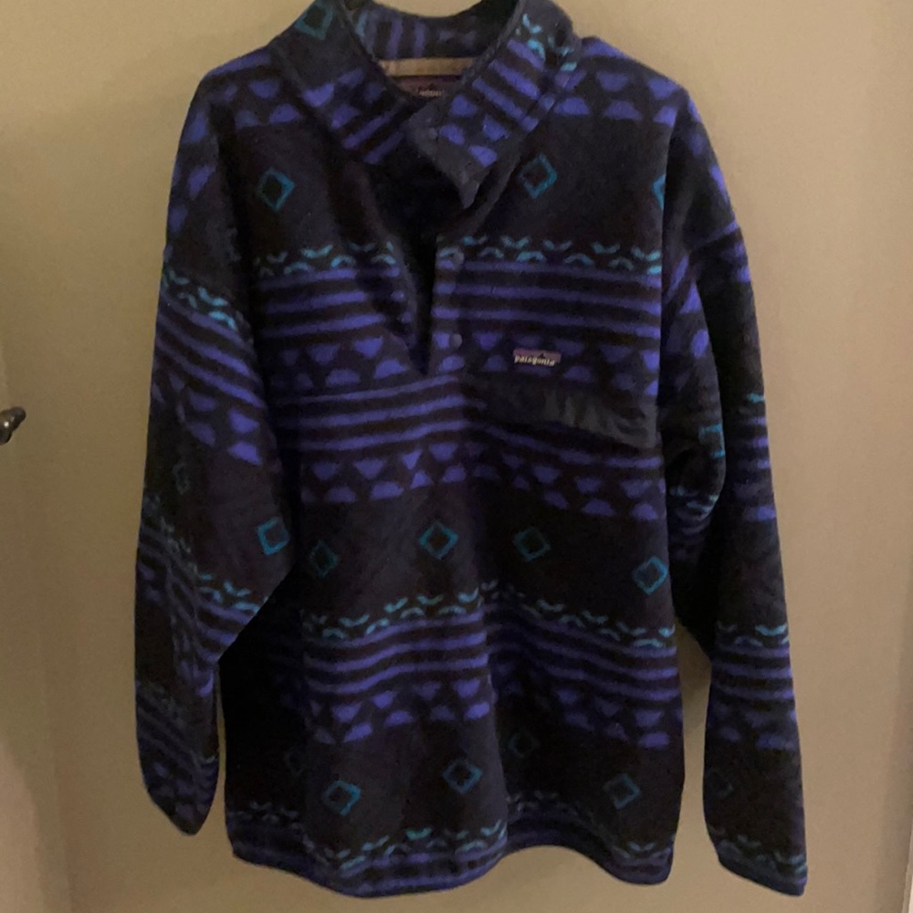 Blue pattern Patagonia sweatshirt. XL